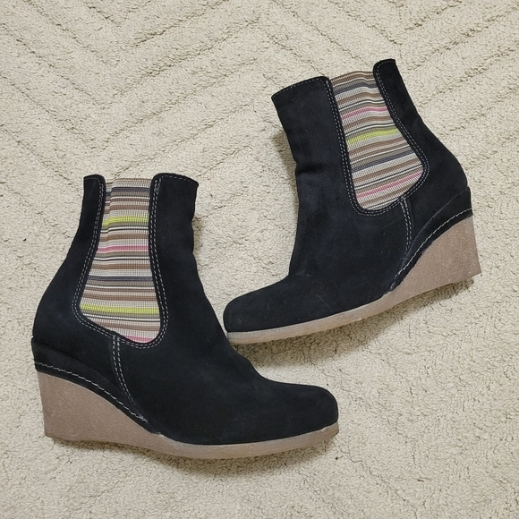 ERIC MICHAEL European Black Suede Wedge Ankle Boots, Chelsea boot style - Picture 3 of 10